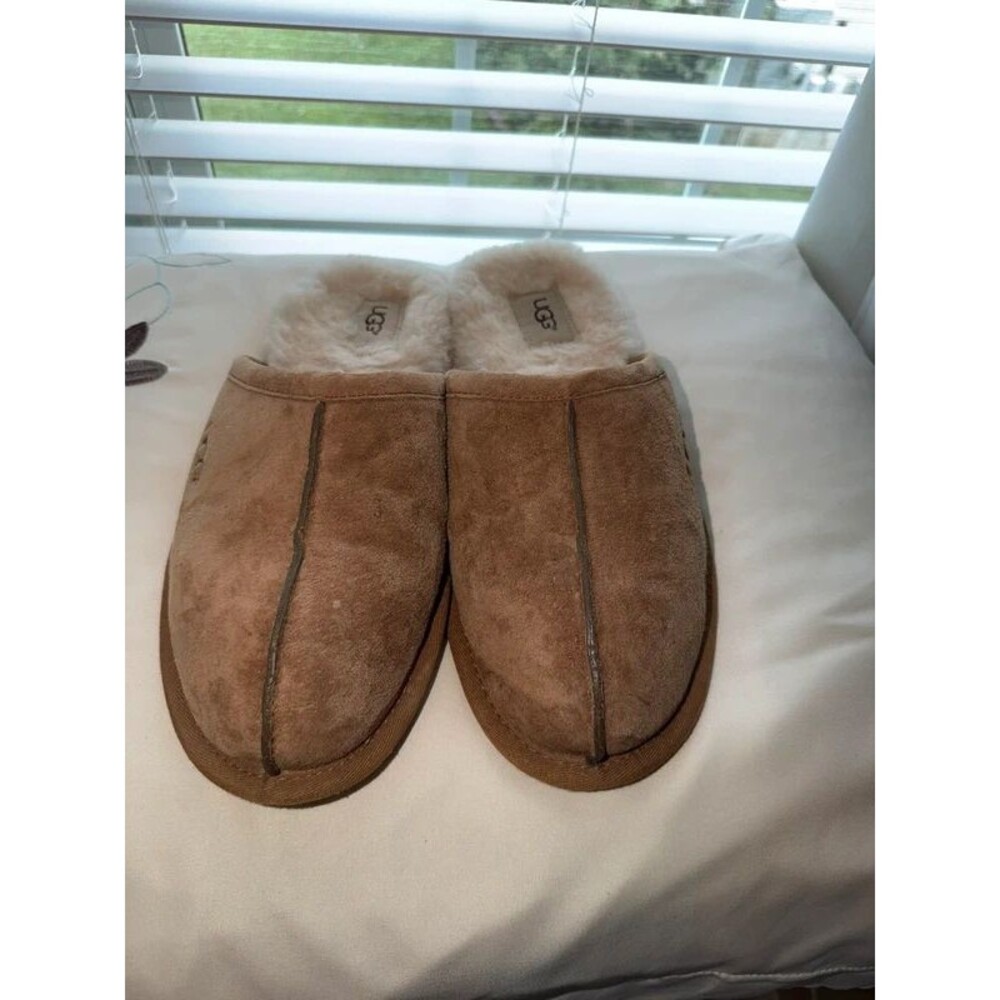 UGG Men’s Scuff Suede Slippers Chestnut (S/N 5776) Size 9 US / EU 42